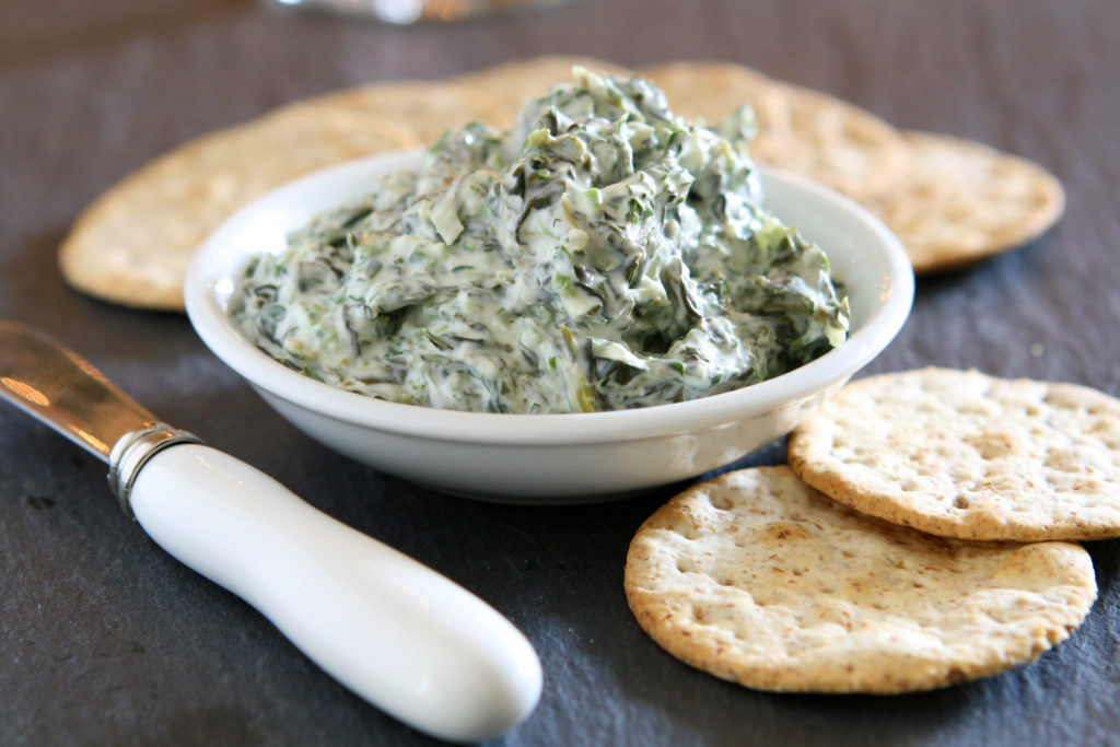 spinach dip, spinach cheese dip, appetizers, crackers